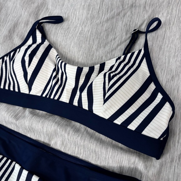 Striped swimsuit - Picture 5 of 13
